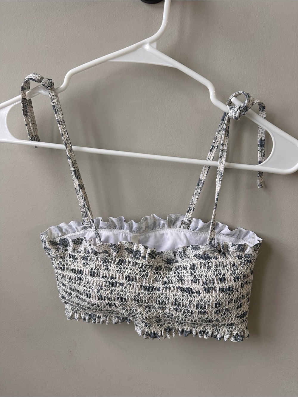 Rylee + Cru Smocked Tie-Strap Crop Top - White & Gray Pattern